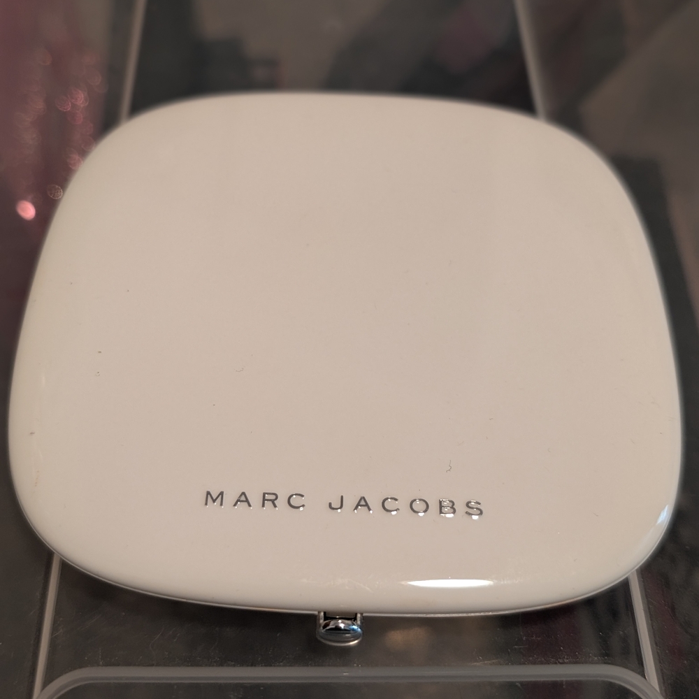 Marc Jacobs Bronzer & Contour Compact - White